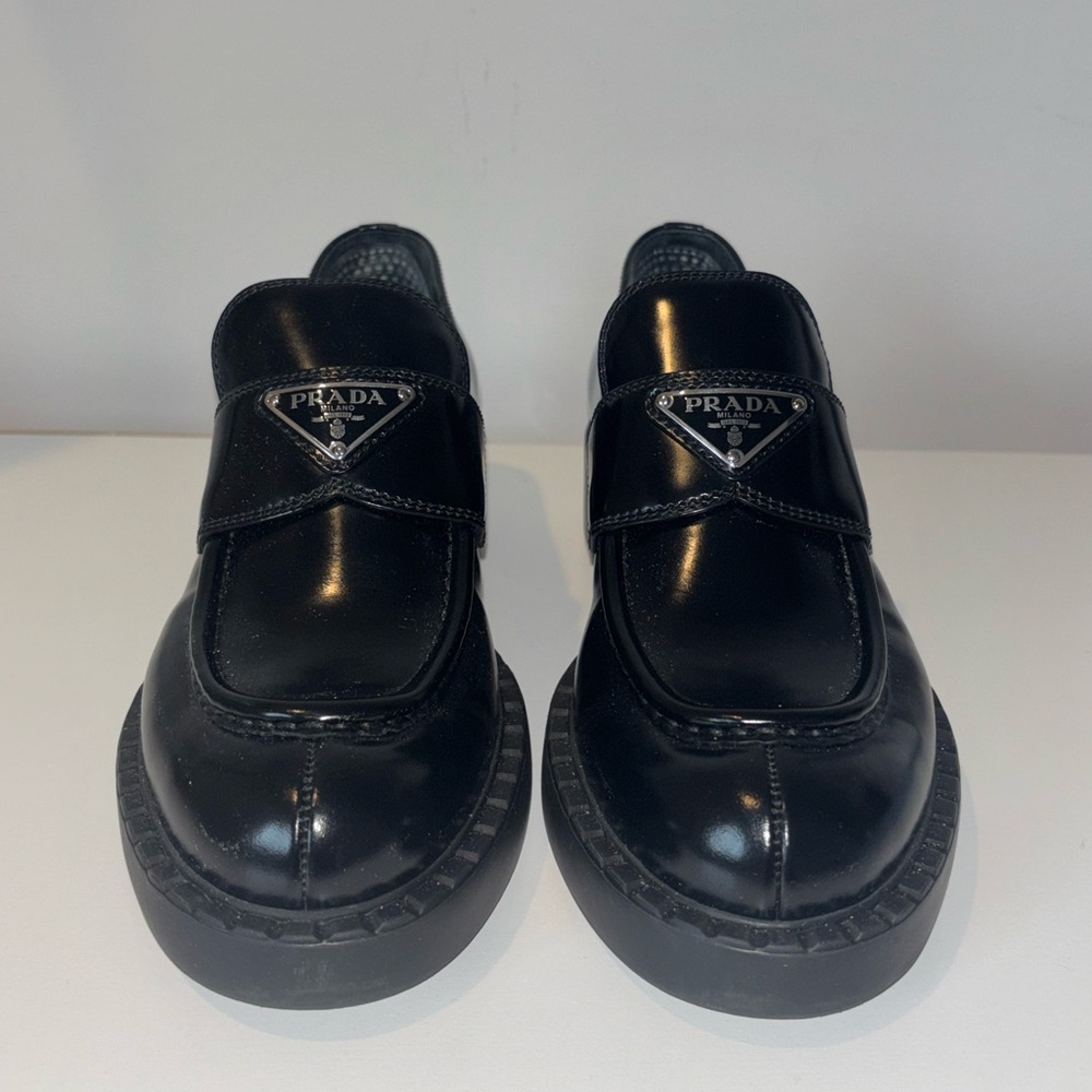 Prada Women’s Black Loafers - Picture 13 of 13